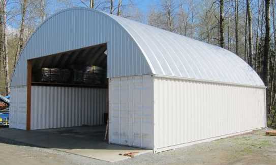 container maritime garage couvert formant un dôme