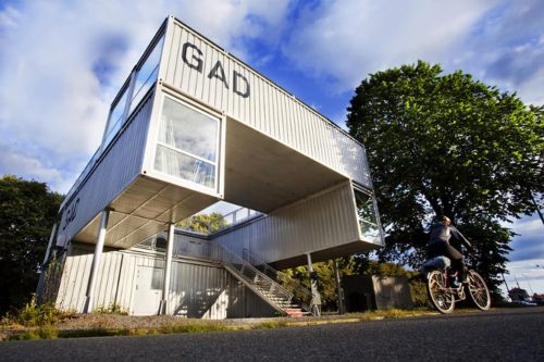 GAD, une galerie d'art de conteneurs maritimes par MMW Architects